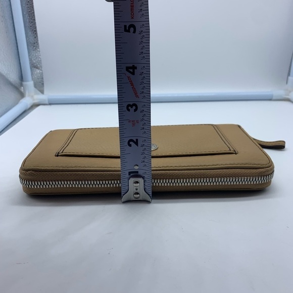 Coach tan and brown leather zip around wallet - Picture 9 of 16